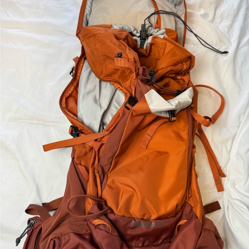 Flash 32L Orange/Brown Hiking Backpack - Picture 7 of 8